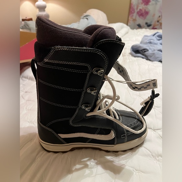 Vans men’s snowboard boots